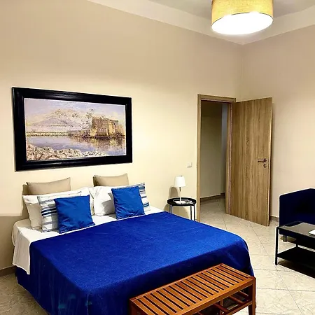 Vacanze Napoli Centrale Spacious 130 Sqm 2 Bedrooms 1 Full Bathroom 1 Small Service Bathroom Huge Living Room-2